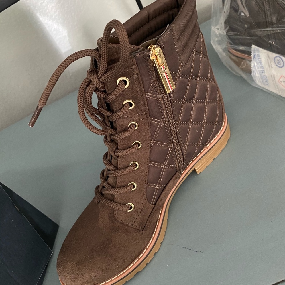 Tommy Hilfiger boots